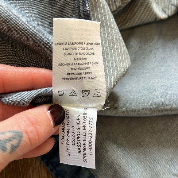 Natural Reflections Chambray rose pattern long sleeve button down top - Picture 8 of 8